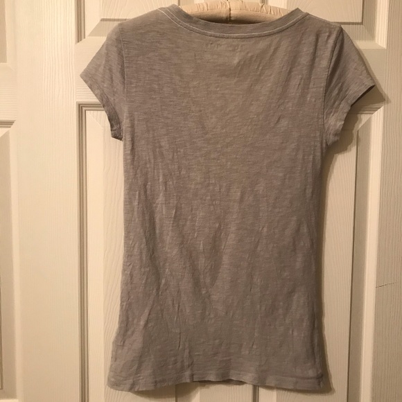 Aeropostale Gray V Neck Junior Medium T-shirt - Picture 2 of 11